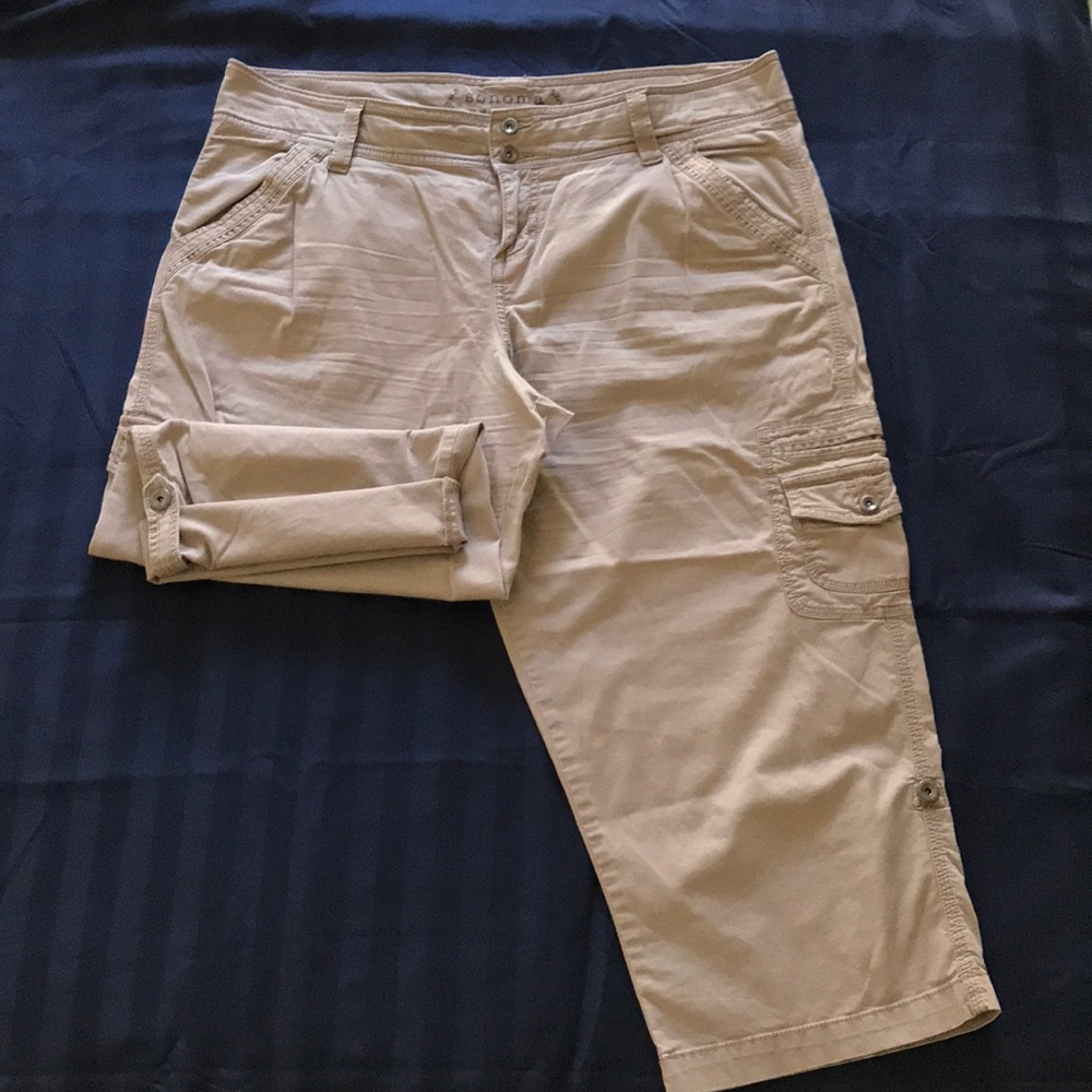Capri pants